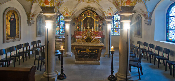 KAPELLE ST BURKARD INNENANSICHT verkleiner www